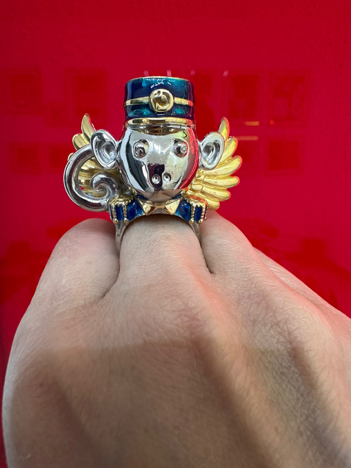 Anillo Finley, Mono Alado - Paula Guzmán