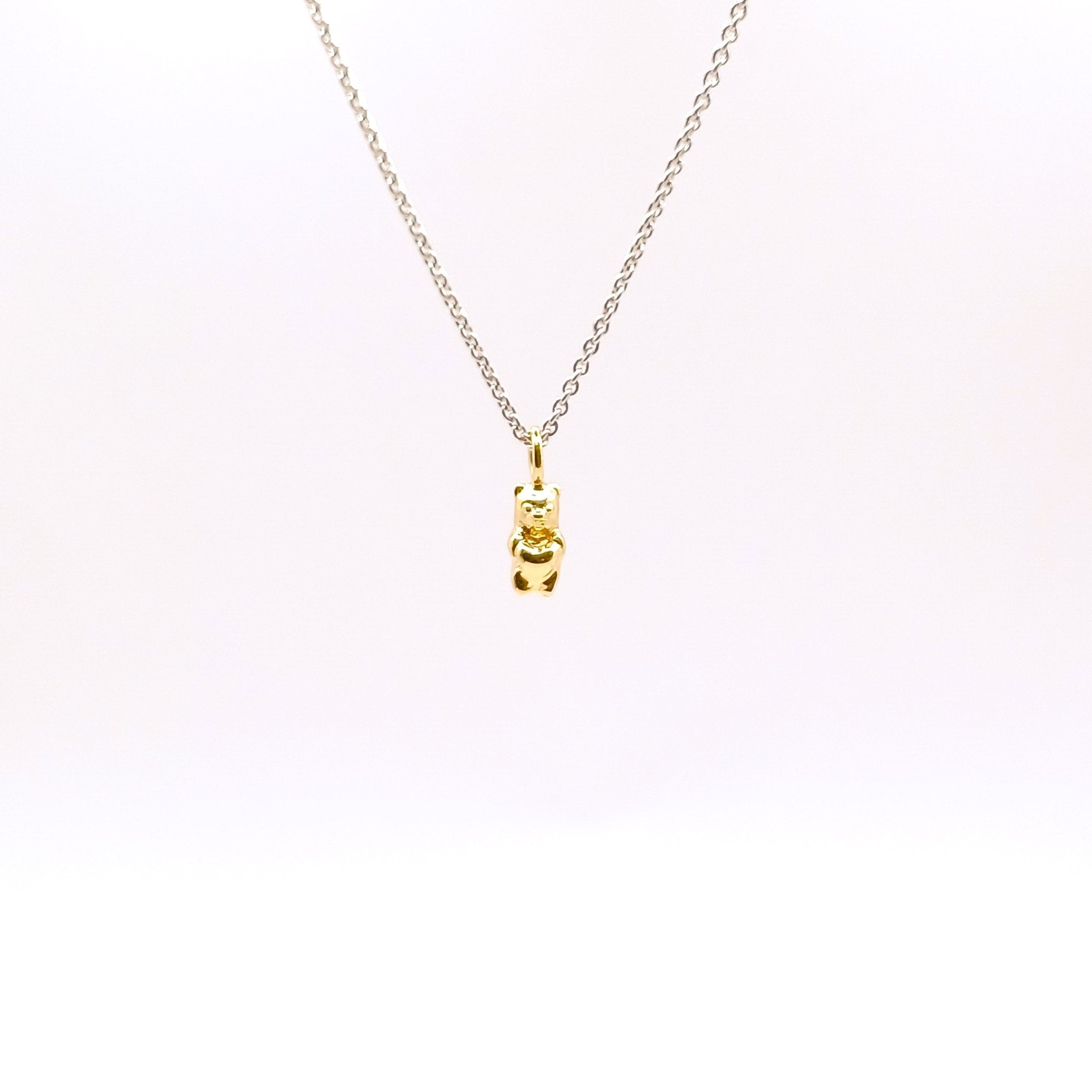 Dije gummy bear chico con corazón - Paula Guzmán